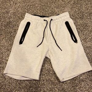 American eagle white shorts